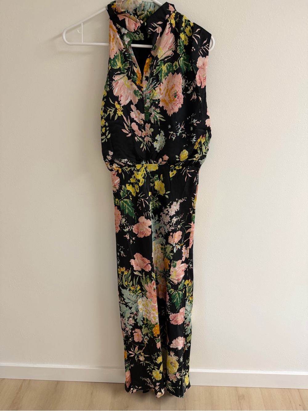 Petal & Pup Anabelle Halter Neck Midi Dress - Picture 6 of 7